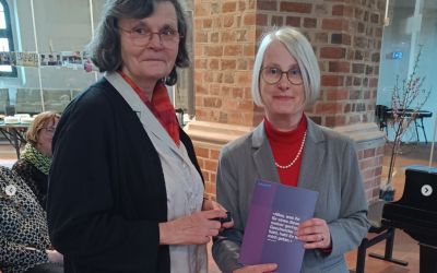 Auf dem Bild sieht man Frau von Hackewitz und Vorständin Menzel.