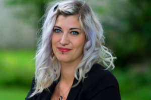 Ansprechpartnerin Monique Rogoll